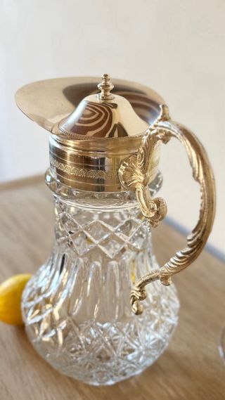 Jarra vintage de vidrio tallado