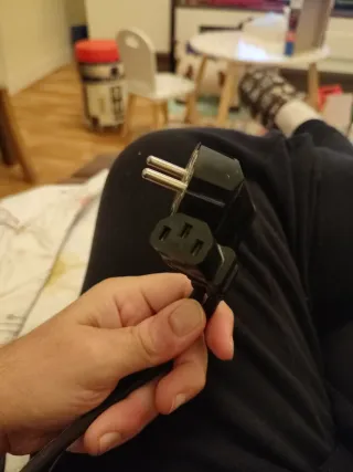 Cable alimentación PC/Portátil