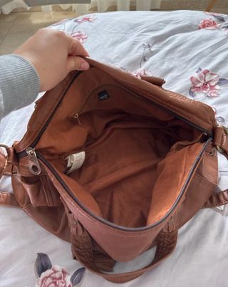 Bolso de cuero marrón