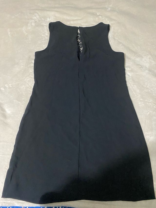 Vestido negro con encaje