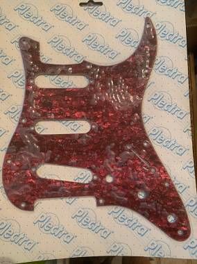 Battipenna 11 fori Bordeaux Stratocaster