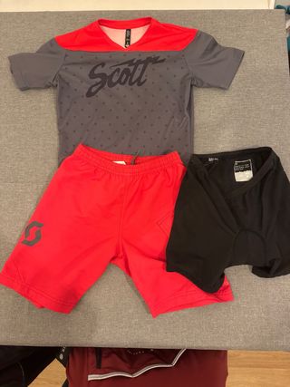 Equipación Scott Niño