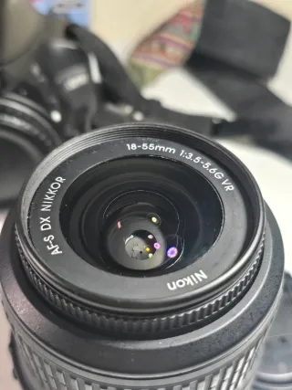 Nikon D3200, 2 objetivos, mochila y accesorios