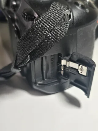 Nikon D3200, 2 objetivos, mochila y accesorios