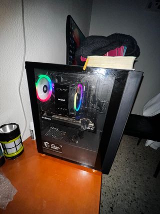 PC Gaming Ryzen 7 + RX 7700 XT 32GB RAM