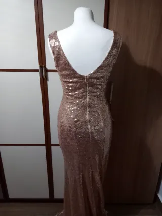 Vestido de noche color champan lentejuelas