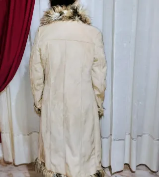 Abrigo largo de pelo beige