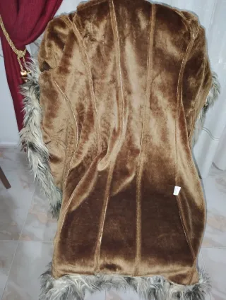 Abrigo largo de pelo beige