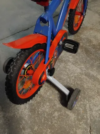 Bicicleta Spiderman 14 con ruedines