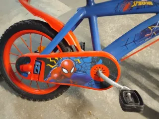 Bicicleta Spiderman 14 con ruedines