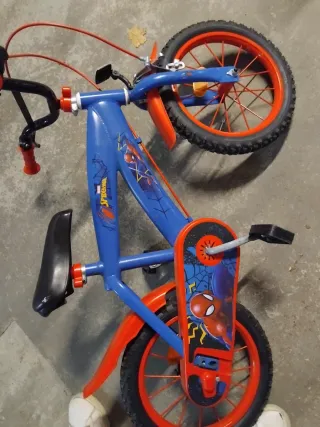 Bicicleta Spiderman 14 con ruedines
