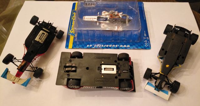 3 Coches Scalextric + 1 Carrocería F1