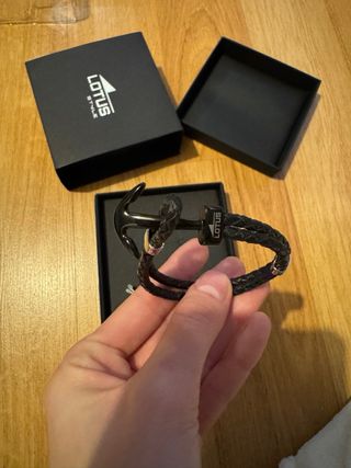 Pulsera Lotus Ancla Negra y Plata