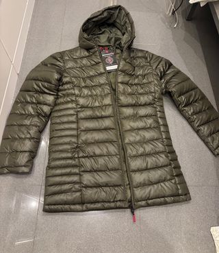 Plumas nuevo Norway hombre