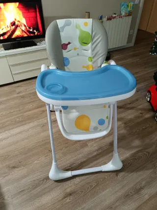 Trona de bebé con bandeja