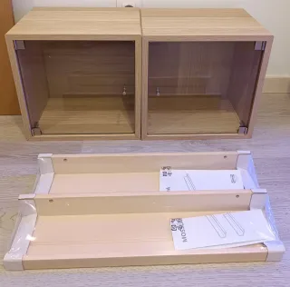 2 vetrine e 2 scaffali in legno