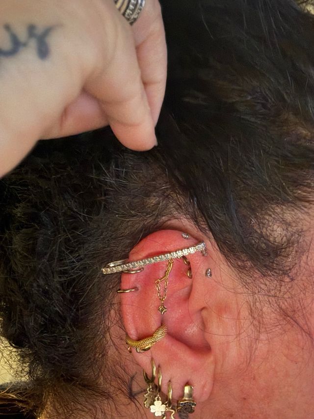 Anillo Tous oro y piedras rosas