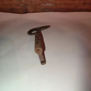 Llave antigua de hierro rara curiosa