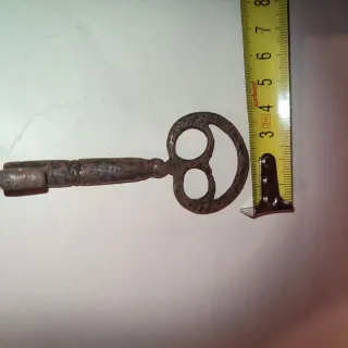 Llave antigua de hierro rara curiosa