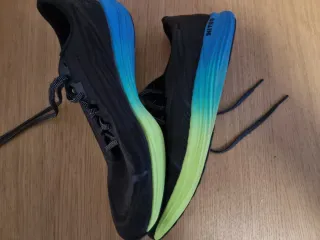 Zapatillas Puma propio Nitro Negras y Verdes