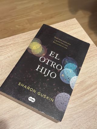 El otro hijo / The Forgetting Time: A Novel (Sp...
