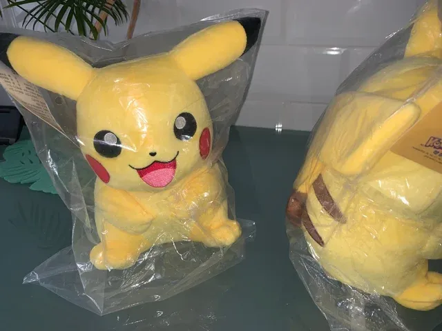Peluche Pokémon - Pikachu 24cm