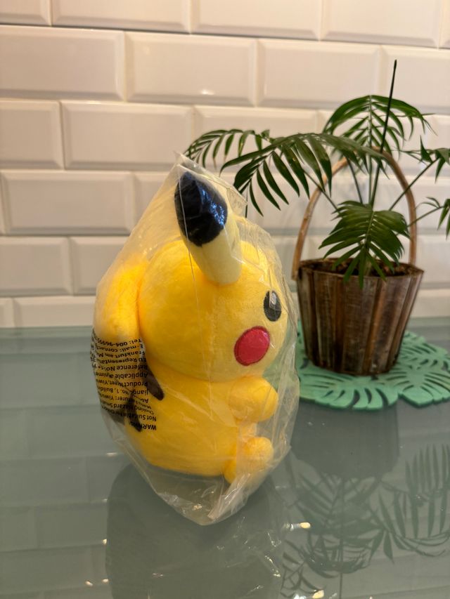 Peluche Pokémon - Pikachu 24cm