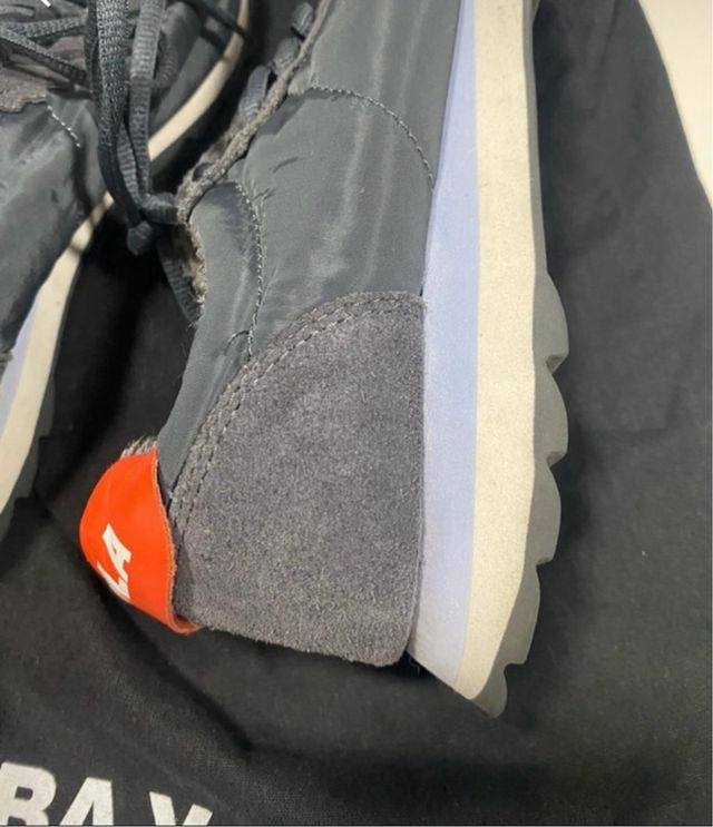 Zapatillas Bimba y Lola ante gris y naranja