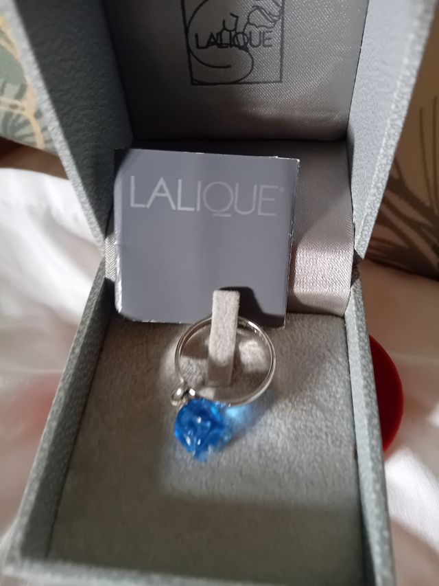 Anillo de cristal tallado