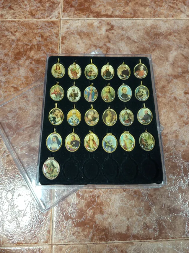 Lote Medallas Santos Religiosas