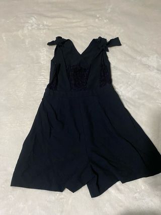 Mono Zara negro con lazos