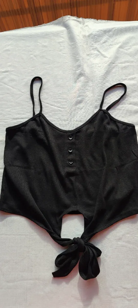 Camiseta negra con texto IT COULD BE WORSE