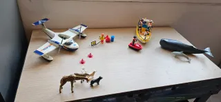 Figuras Playmobil: animales, avión y lancha