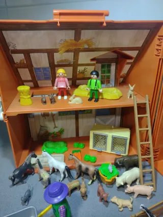 Granja Playmobil con muñecos y animales