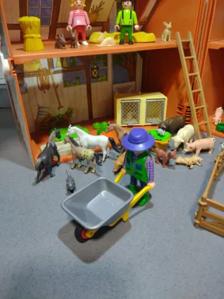 Granja Playmobil con muñecos y animales