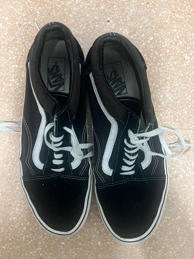 Zapatillas Vans Old Skool Negras y Blancas