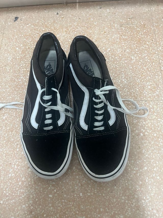 Zapatillas Vans Old Skool Negras y Blancas