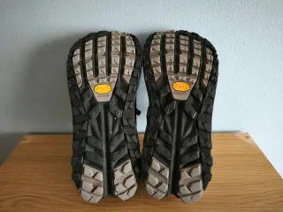 Zapatillas Altra Negras y Grises