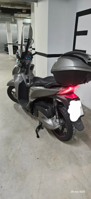 Honda SH300i Gris