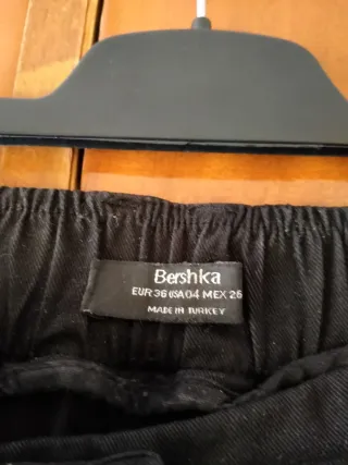 Pantalones negros de Bershka mujer