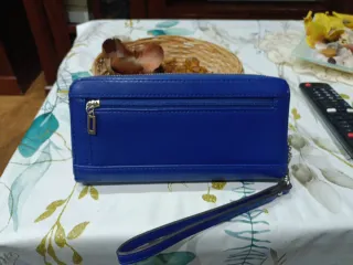 Cartera de mano azul