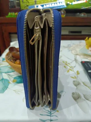 Cartera de mano azul