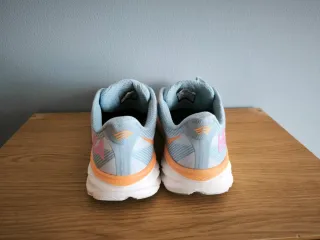 Zapatillas Hoka Azul y Rosa