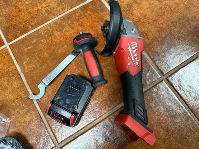 Amoladora Milwaukee M18 FSAG125X 125mm