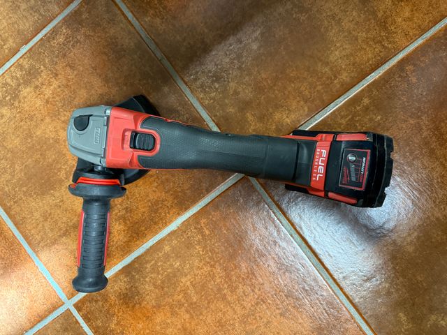 Amoladora Milwaukee M18 FSAG125X 125mm