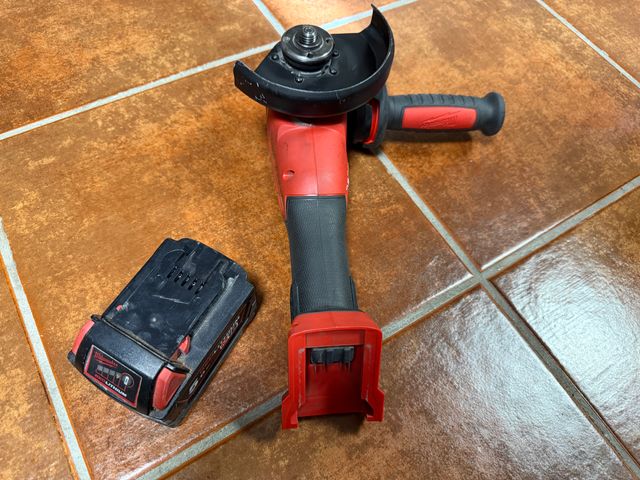 Amoladora Milwaukee M18 FSAG125X 125mm