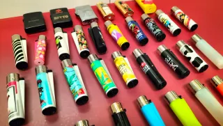 Lotto di vecchi accendini Clipper