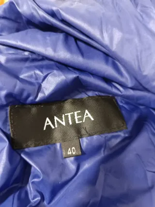 Cazadora acolchada azul mujer