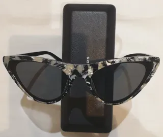 Gafas de sol Hawkers. Perfecto estado.