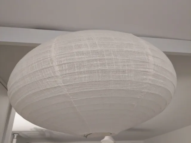 Lámpara de techo de tela blanca